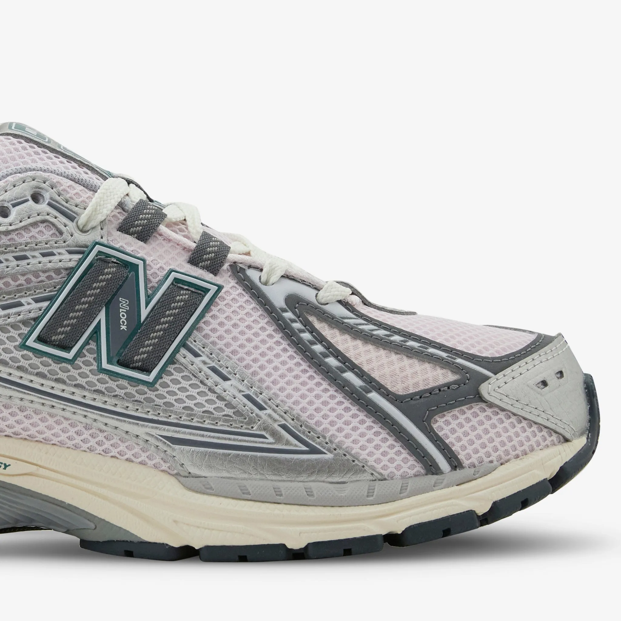 1906R Silver Metallic | Pink Granite | New Spruce