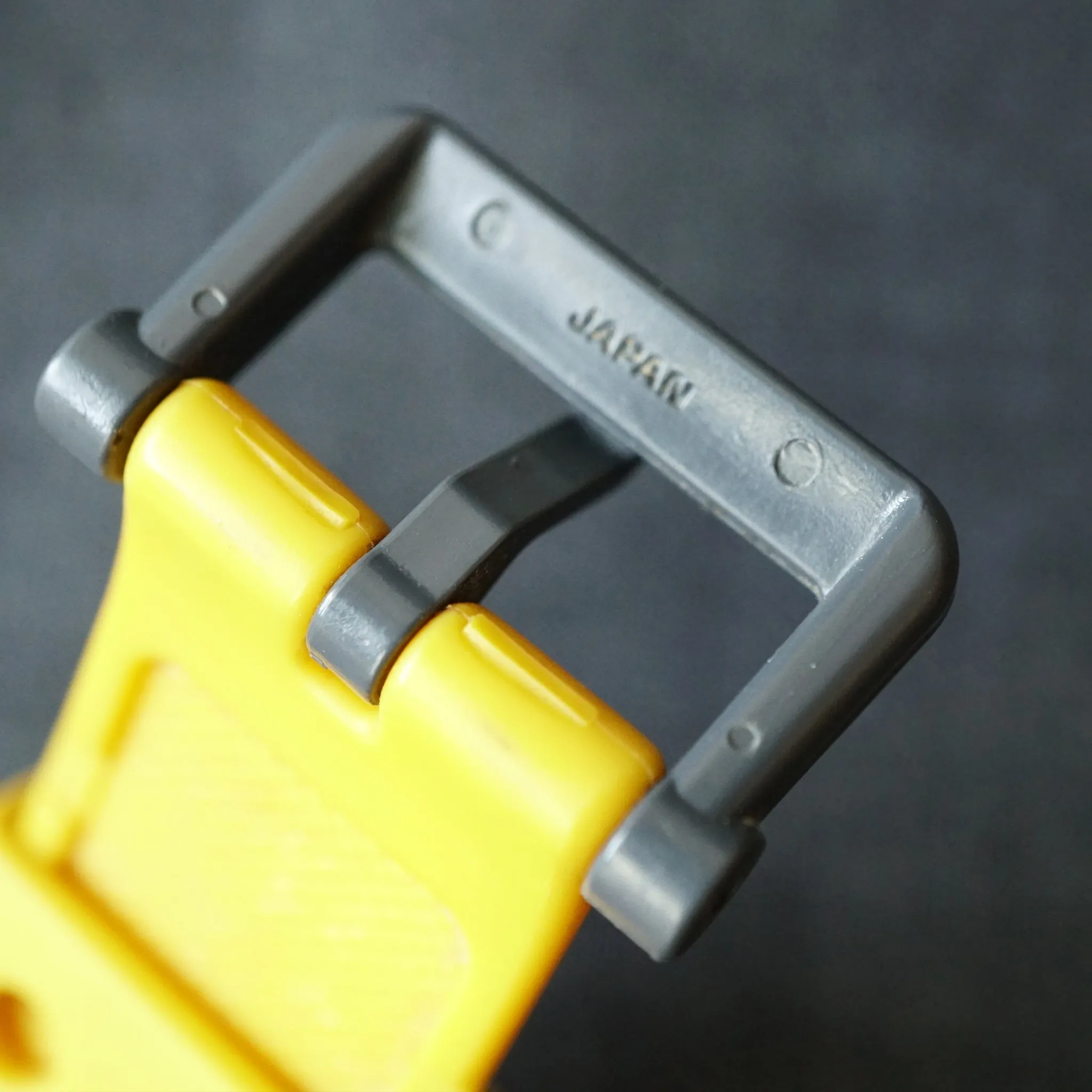 1994 VINTAGE CASIO G-SHOCK DW-001 ORIGINAL "YELLOW JASON"