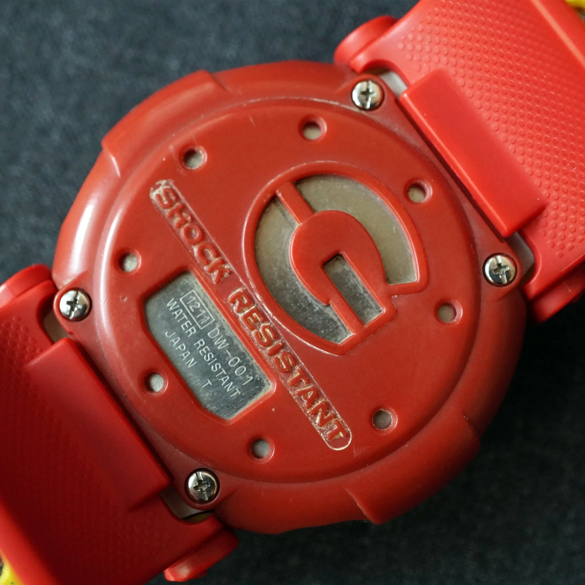 1994 VINTAGE CASIO G-SHOCK DW-001 ORIGINAL "YELLOW JASON"