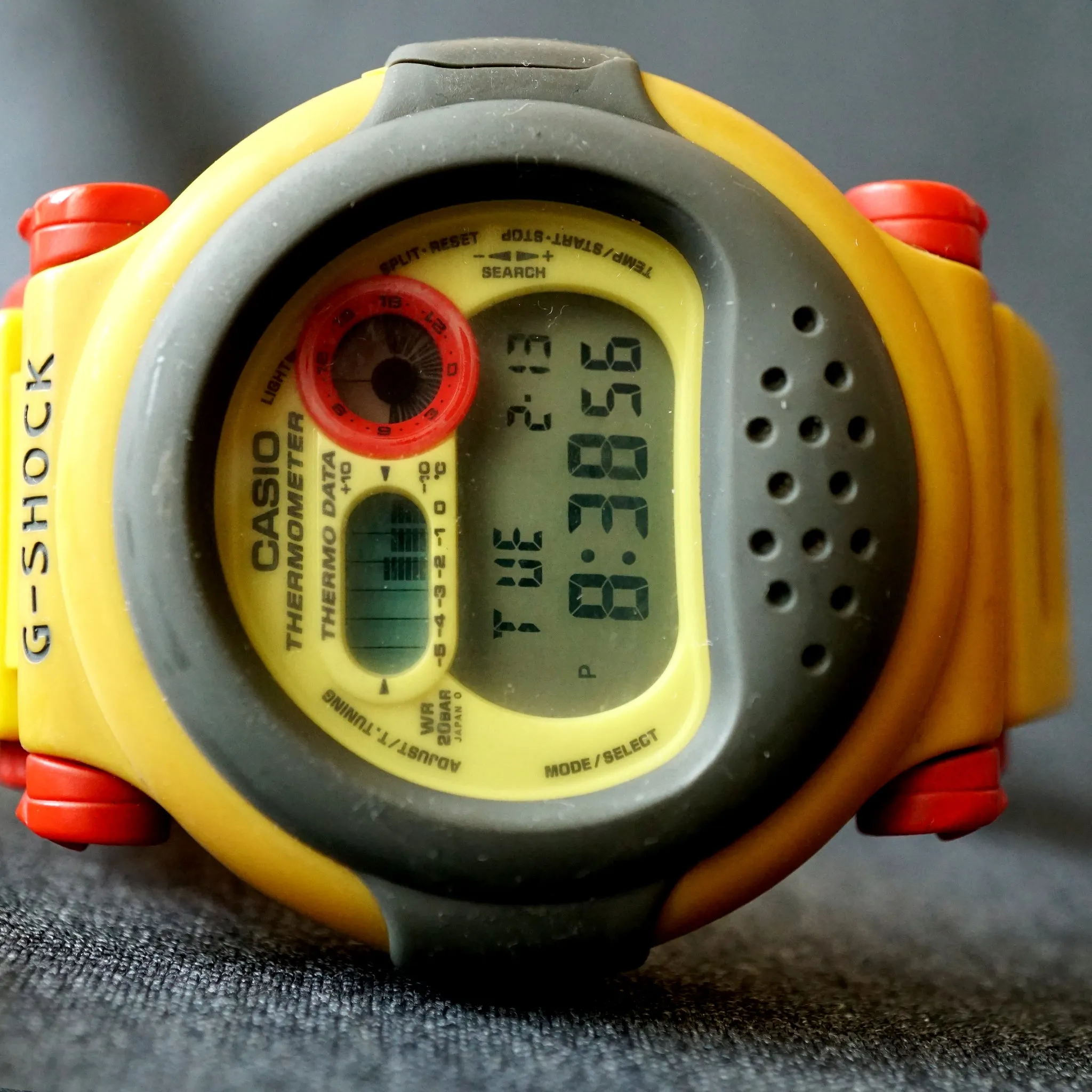 1994 VINTAGE CASIO G-SHOCK DW-001 ORIGINAL "YELLOW JASON"