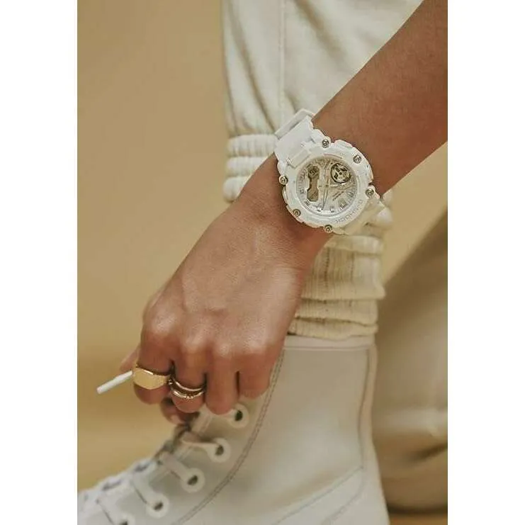 CASIO G-SHOCK MID-SIZE MODEL WHITE ANALOG DIGITAL LADIES WATCH GMA-S2200M-7AJF
