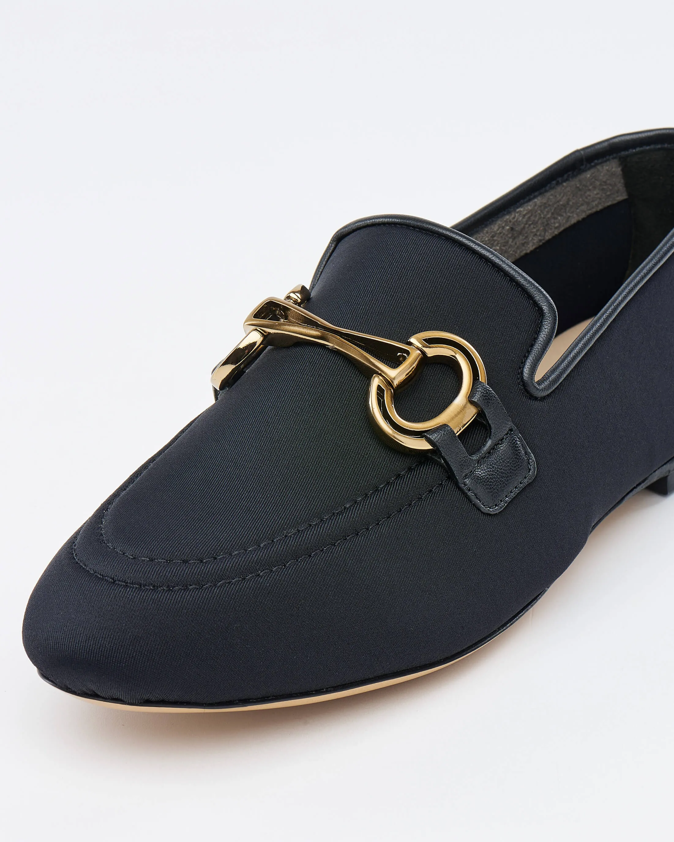 Dare Black
