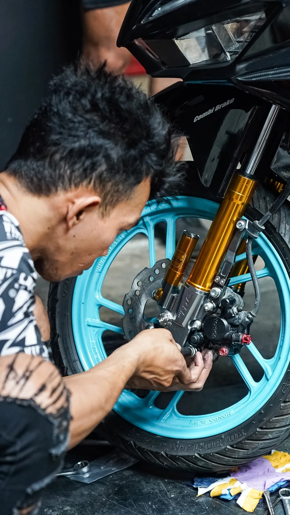 E - TRC S-TECH FRONT SHOCK CLICK / GENIO (GOLD)