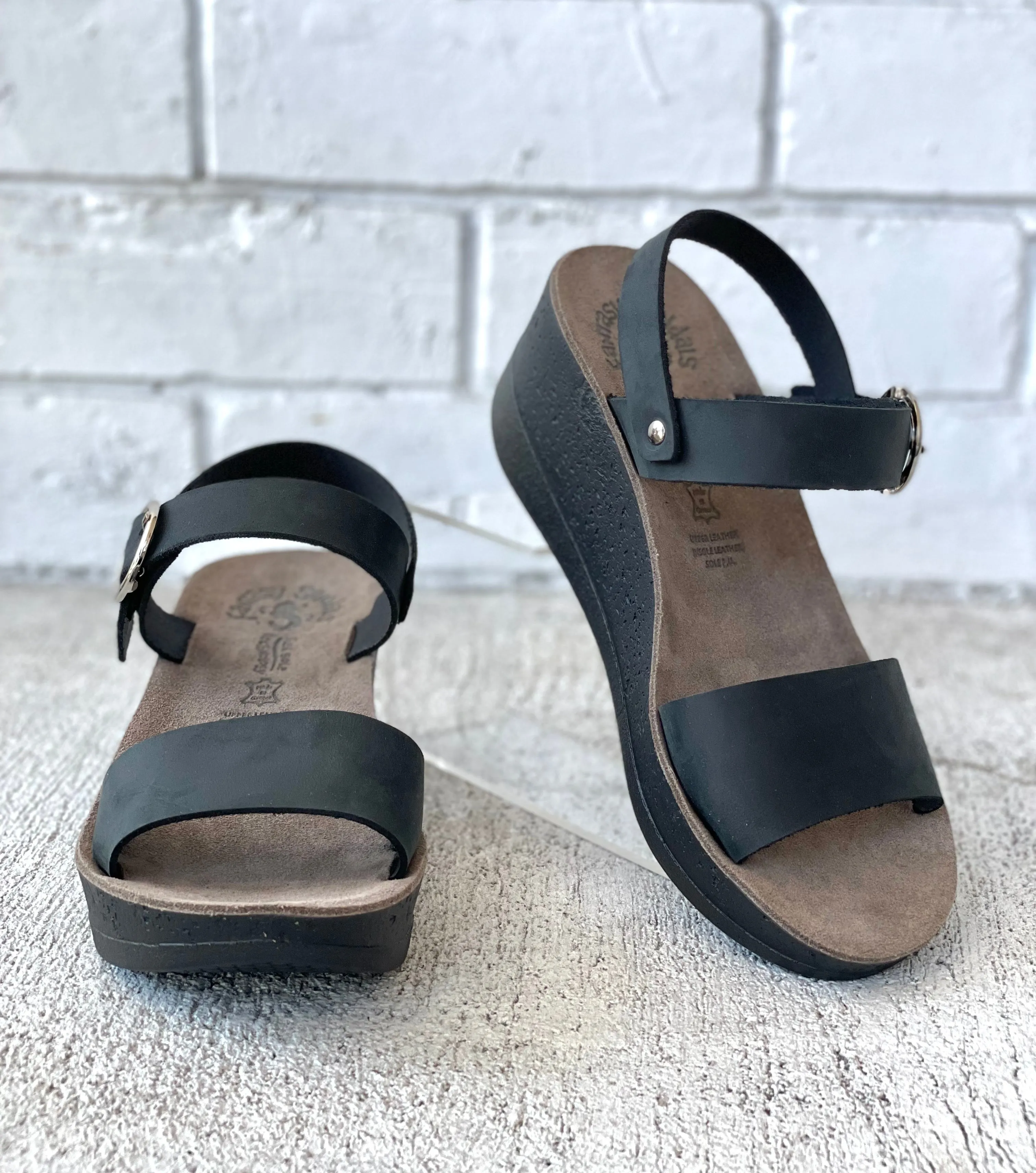 Fantasy Sandals Briana Black Brush