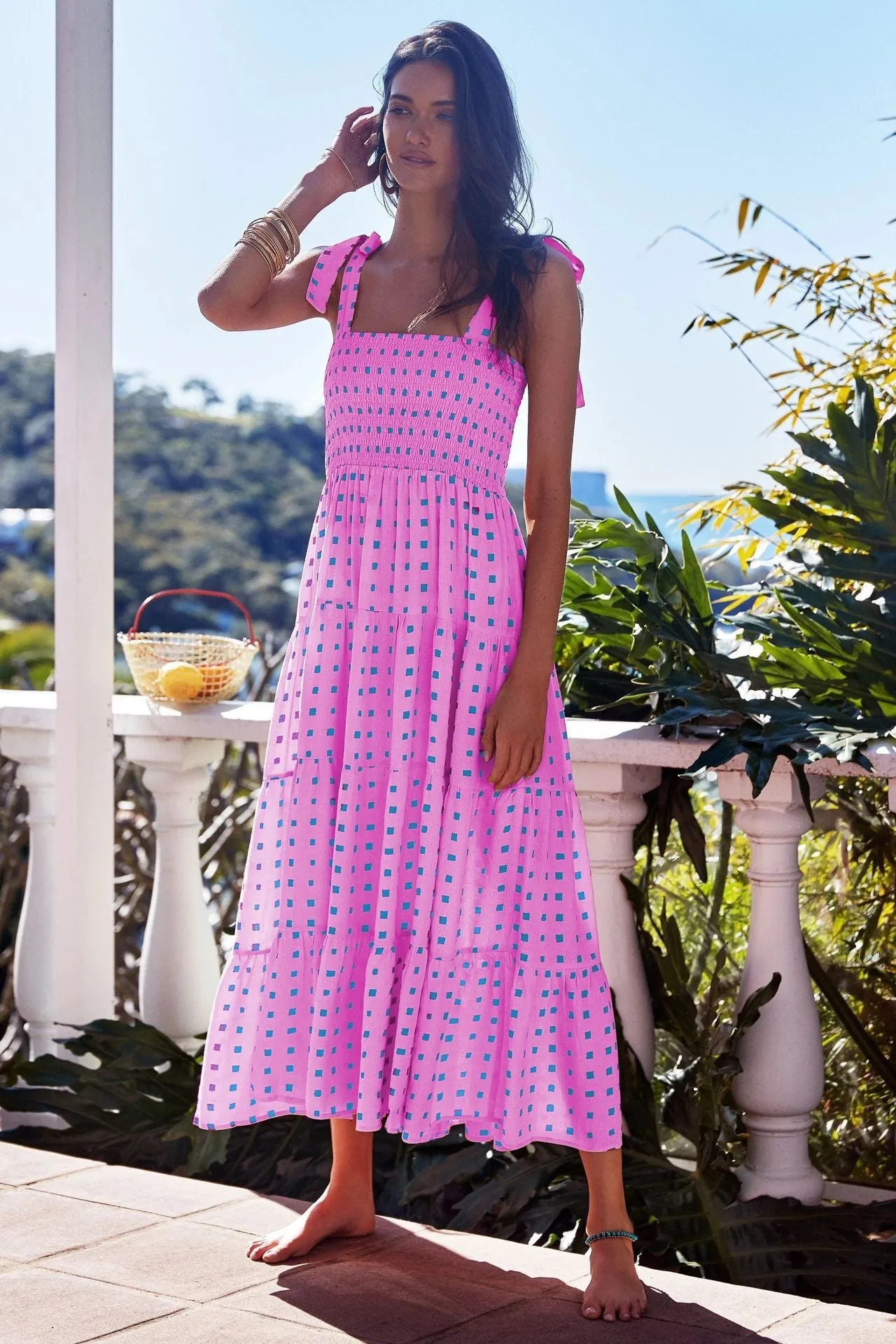 Fuchsiafarbenes Midikleid mit Druck