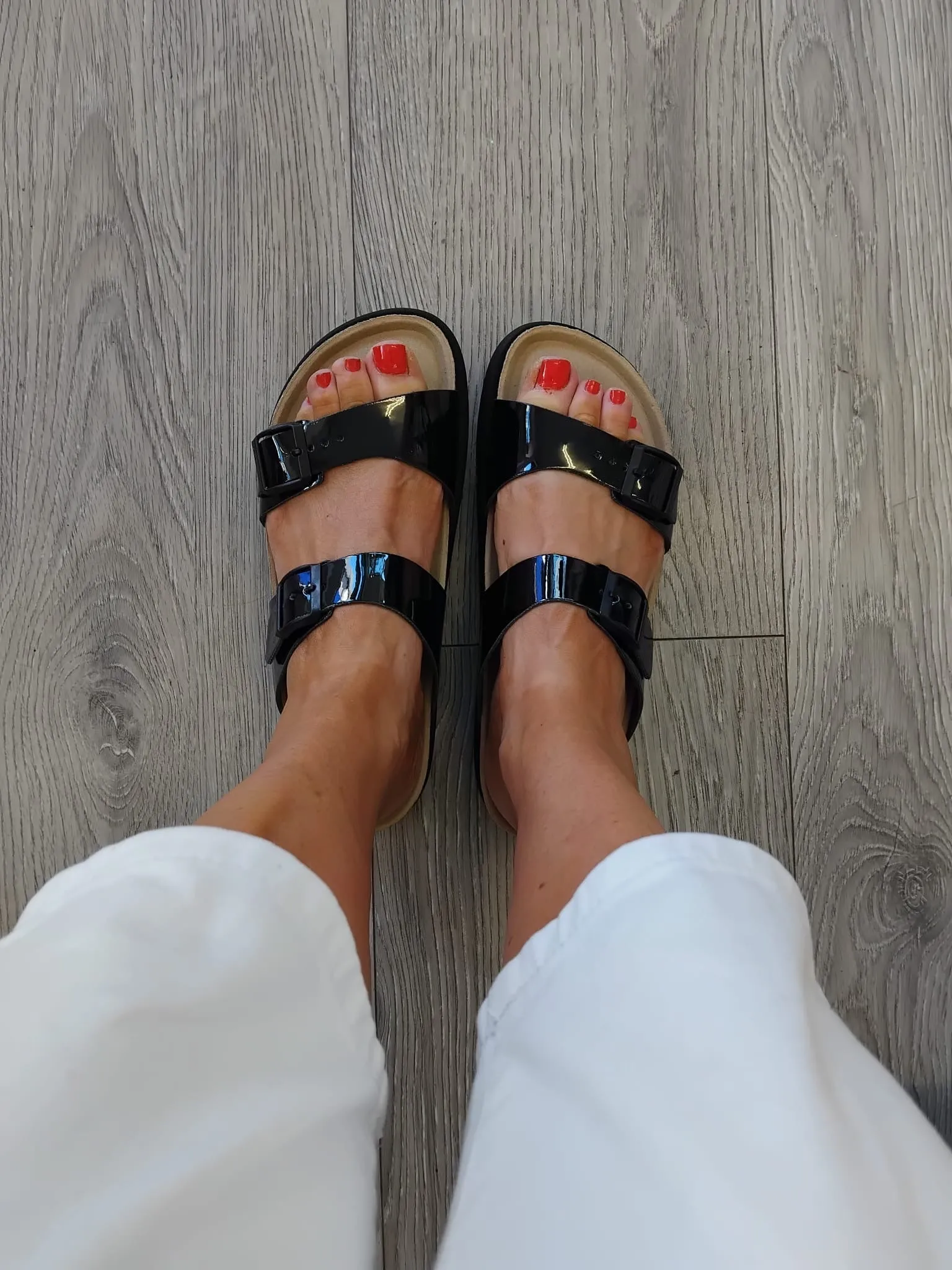 Genuins - G106291 Black Patent Platform Mule