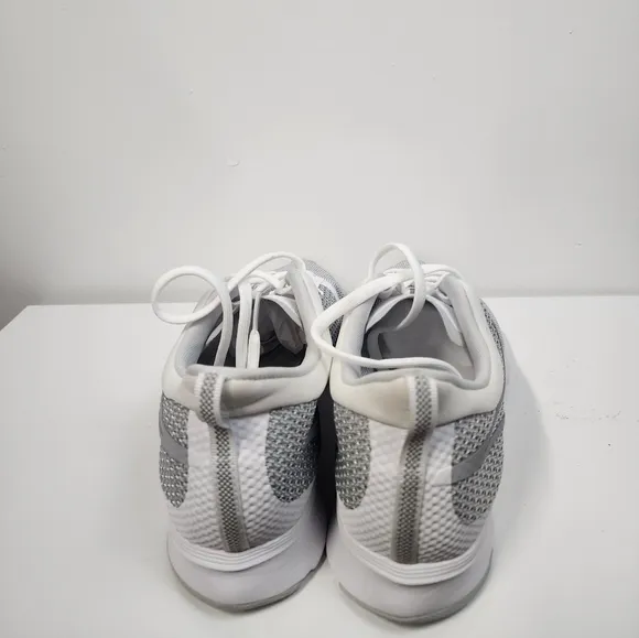 Nike Zoom Strike Wolf Grey Size 10.5 In Excellent condition. Not in box like new