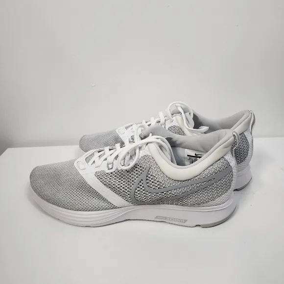 Nike Zoom Strike Wolf Grey Size 10.5 In Excellent condition. Not in box like new