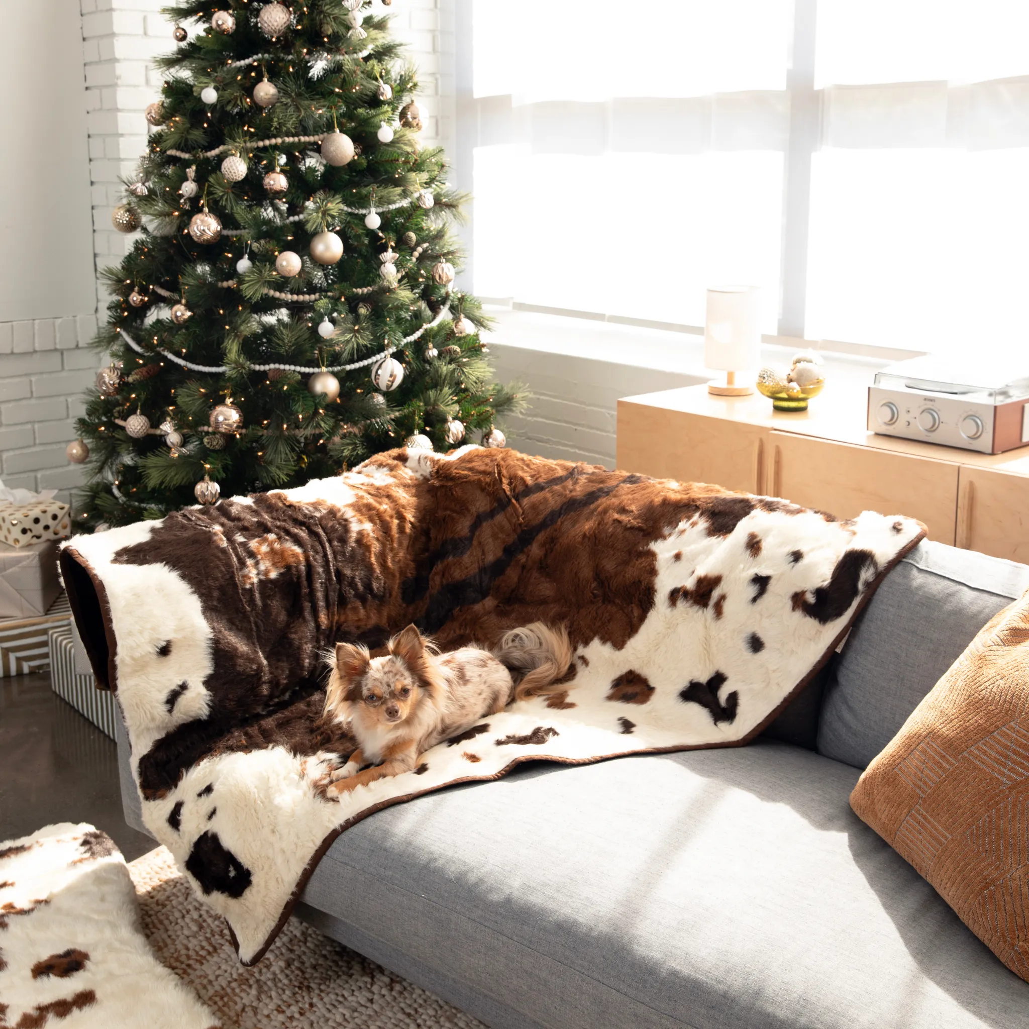PupProtector™ Waterproof Throw Blanket - Brown Faux Cowhide
