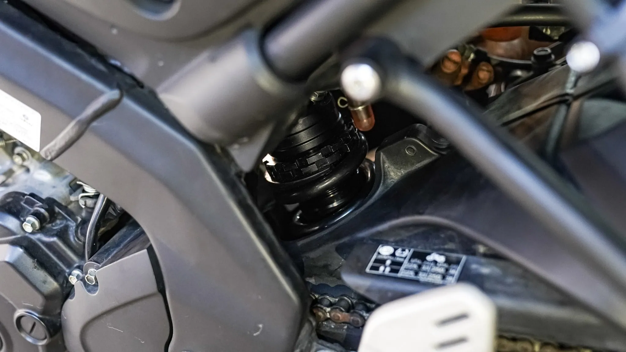 Race Power Shock MT-15 / R-15 / XSR 155 BLACK