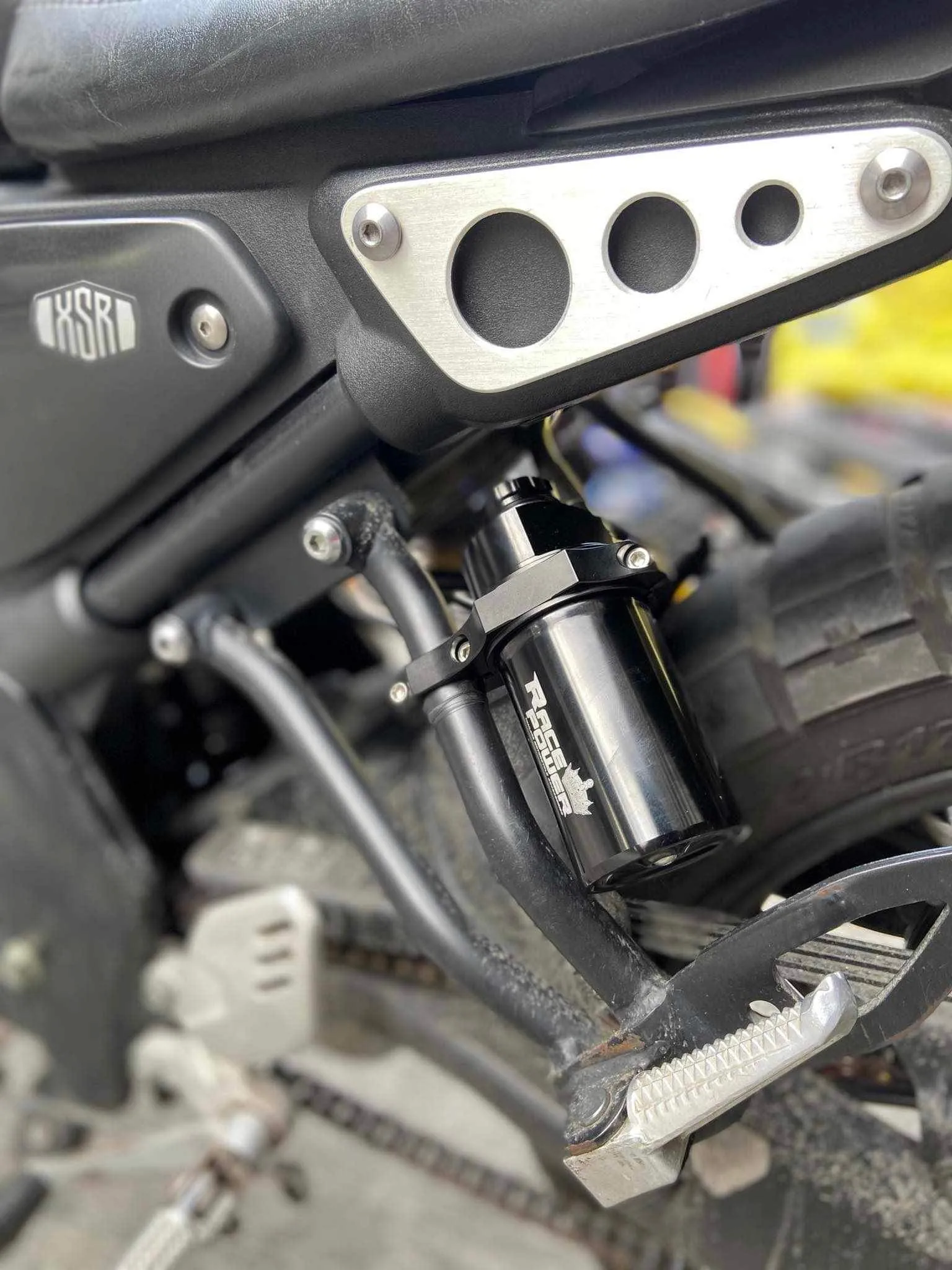 Race Power Shock MT-15 / R-15 / XSR 155 BLACK
