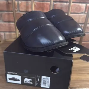 Sorel Hadley slippers, NEW in box!! Size 6