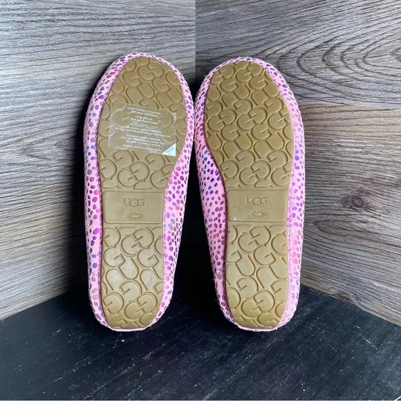 Ugg dakota spot metallic pink slippers