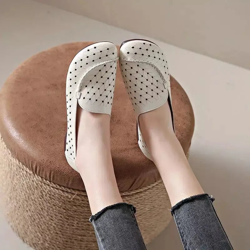 Woven moccasin for women