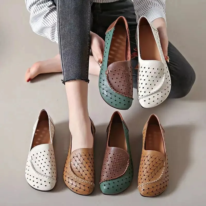 Woven moccasin for women
